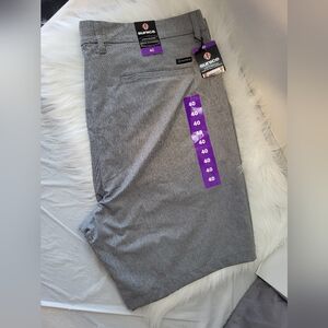 NEW- Sunice Light Gray Men's Flat Front Shorts, Size 40